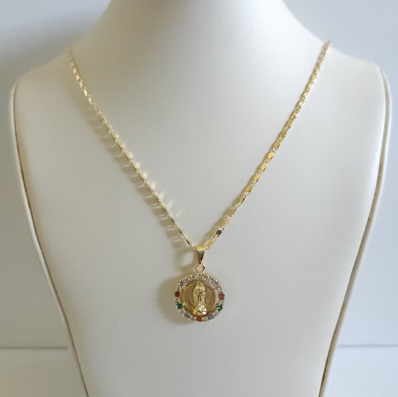 Virgen de Guadalupe Elegant Gold Pendant and Earring Set - Picture 3 of 5